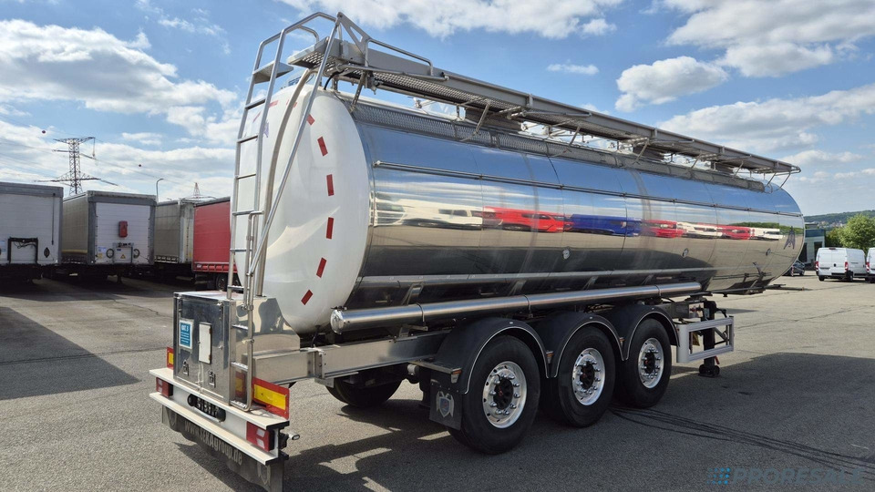 OSTATNÍ SEKA SPSTT/11C/38A1 - Potravinářská cisterna výpustná 31 m3 - 3 komory - Semi-trailer tangki: gambar 3 OSTATNÍ SEKA SPSTT/11C/38A1 - Potravinářská cisterna výpustná 31 m3 - 3 komory - Semi-trailer tangki: gambar 3