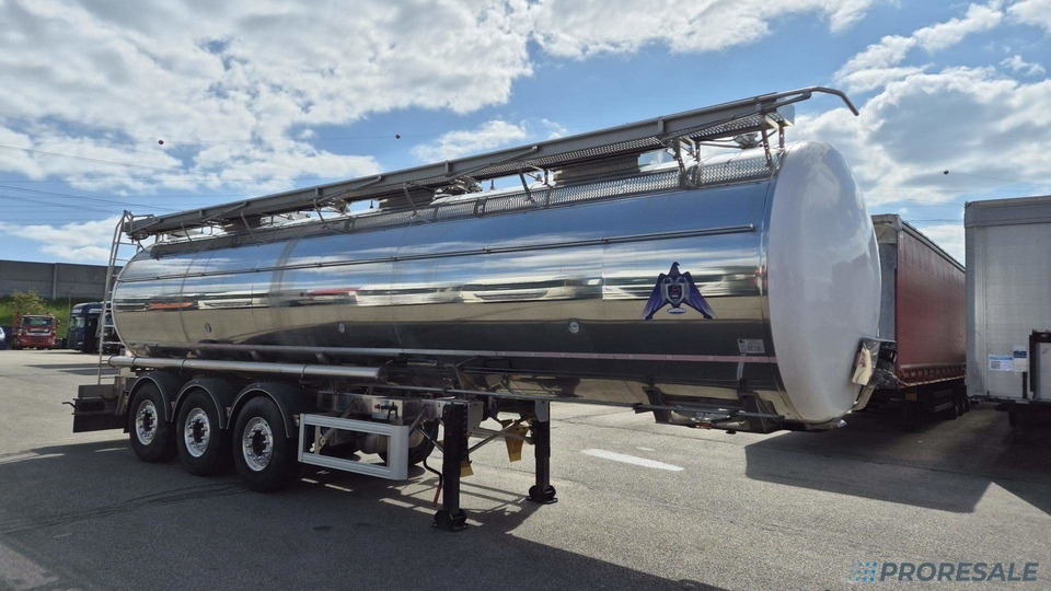 OSTATNÍ SEKA SPSTT/11C/38A1 - Potravinářská cisterna výpustná 31 m3 - 3 komory - Semi-trailer tangki: gambar 1 OSTATNÍ SEKA SPSTT/11C/38A1 - Potravinářská cisterna výpustná 31 m3 - 3 komory - Semi-trailer tangki: gambar 1