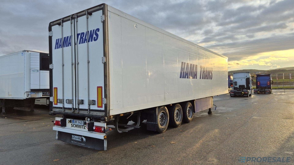 SCHMITZ CARGOBULL SKO 24/L - 13.4 FP60 COOL - mrazírenský návěs + diesel-elektrický agregát CARRIER VECTOR 1300 - Semi-trailer berpendingin: gambar 4 SCHMITZ CARGOBULL SKO 24/L - 13.4 FP60 COOL - mrazírenský návěs + diesel-elektrický agregát CARRIER VECTOR 1300 - Semi-trailer berpendingin: gambar 4