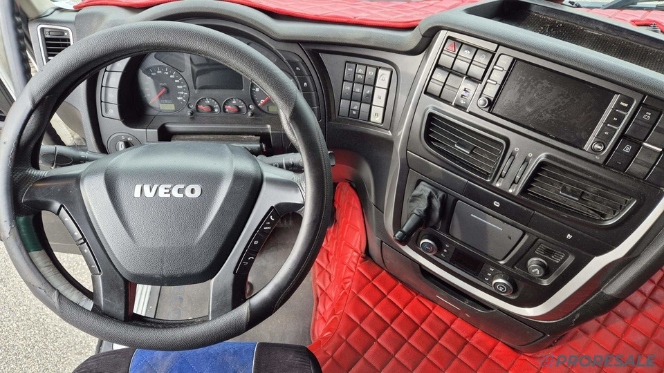 IVECO STRALIS AS440/48T LOW DECK EURO 6 - Tractor head: gambar 3 IVECO STRALIS AS440/48T LOW DECK EURO 6 - Tractor head: gambar 3