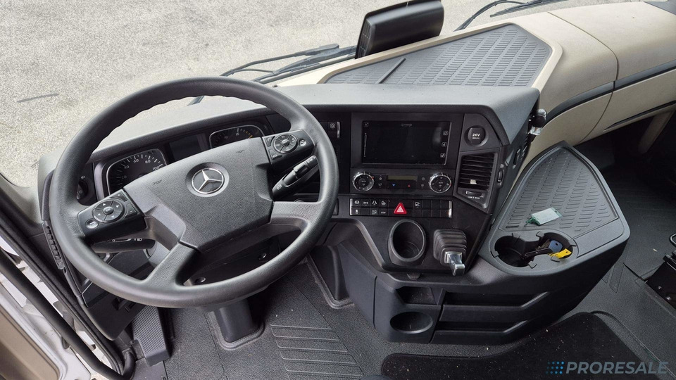 MERCEDES-BENZ ACTROS 1845 LS BIG SPACE EURO 6 - Tractor head: gambar 4 MERCEDES-BENZ ACTROS 1845 LS BIG SPACE EURO 6 - Tractor head: gambar 4