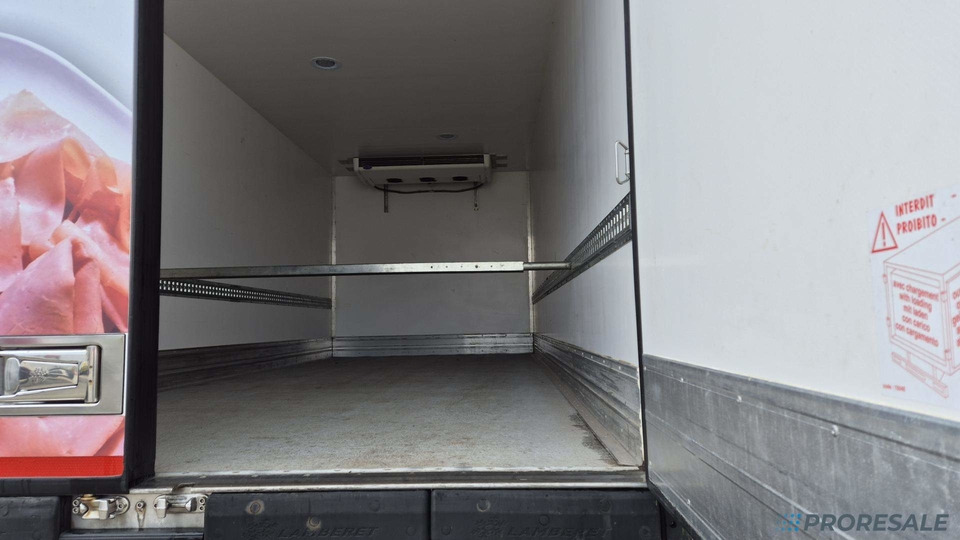 VOLVO FL 250 BB EURO 6 - mrazírna + CARRIER XARIOS 600 EL MAXI - Truk berpendingin: gambar 5 VOLVO FL 250 BB EURO 6 - mrazírna + CARRIER XARIOS 600 EL MAXI - Truk berpendingin: gambar 5