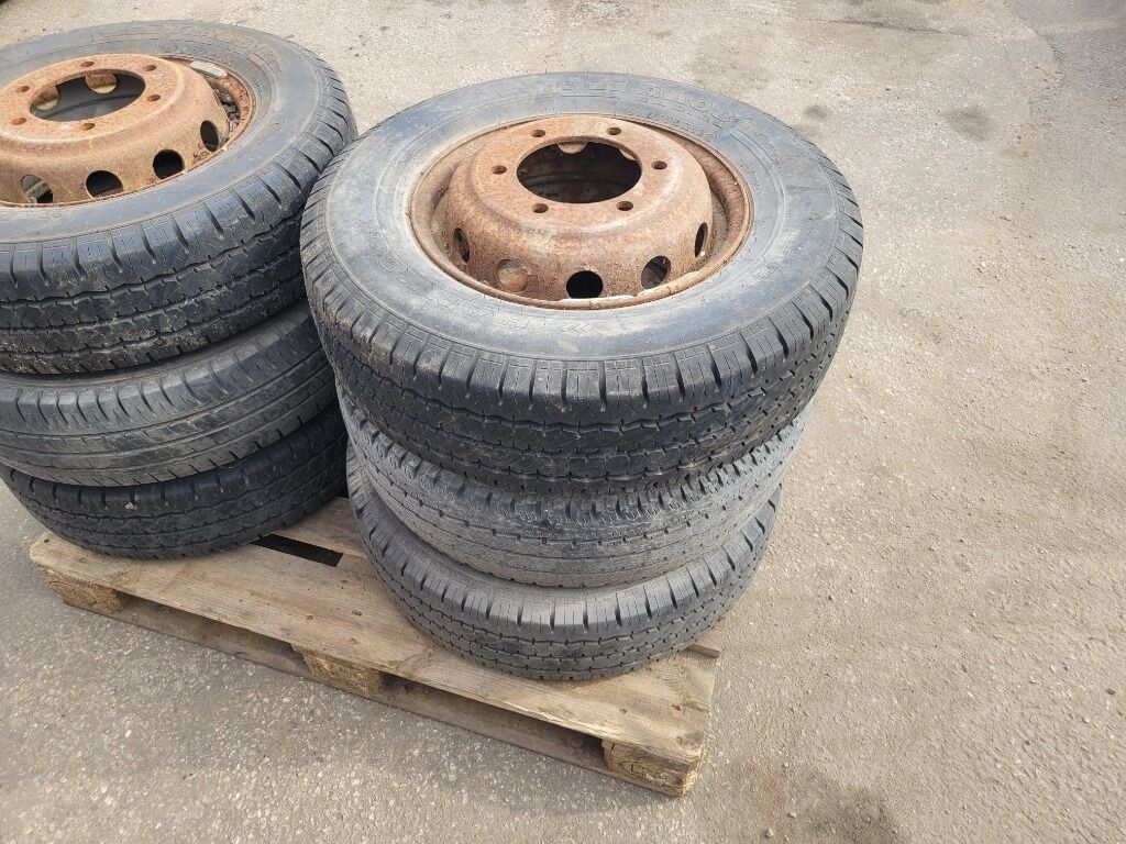 6 däck på fälg passande Iveco - Roda untuk Truk: gambar 2 6 däck på fälg passande Iveco - Roda untuk Truk: gambar 2