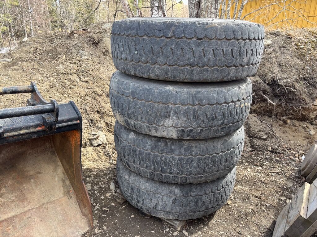 Entreprenaddäck med fälg 17.5 R25 4st Bridgestone V-Steel - Membangun inventaris: gambar 1 Entreprenaddäck med fälg 17.5 R25 4st Bridgestone V-Steel - Membangun inventaris: gambar 1