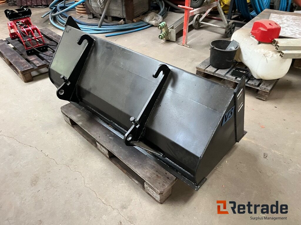 Forskelligt udstyr Skovl for minilæsser Fabriksny skovl - Ember loader: gambar 4 Forskelligt udstyr Skovl for minilæsser Fabriksny skovl - Ember loader: gambar 4