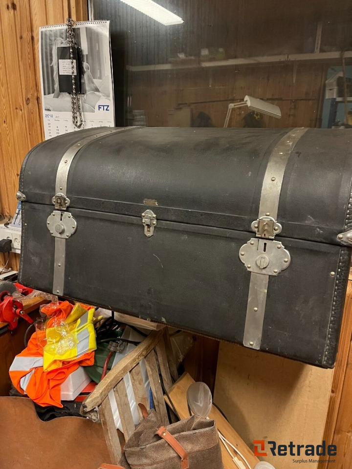 Forskelligt udstyr Tilbehør til Oldtimer hestevogne Kuffert / Oldtimer Lamper - Peralatan ternak: gambar 1 Forskelligt udstyr Tilbehør til Oldtimer hestevogne Kuffert / Oldtimer Lamper - Peralatan ternak: gambar 1