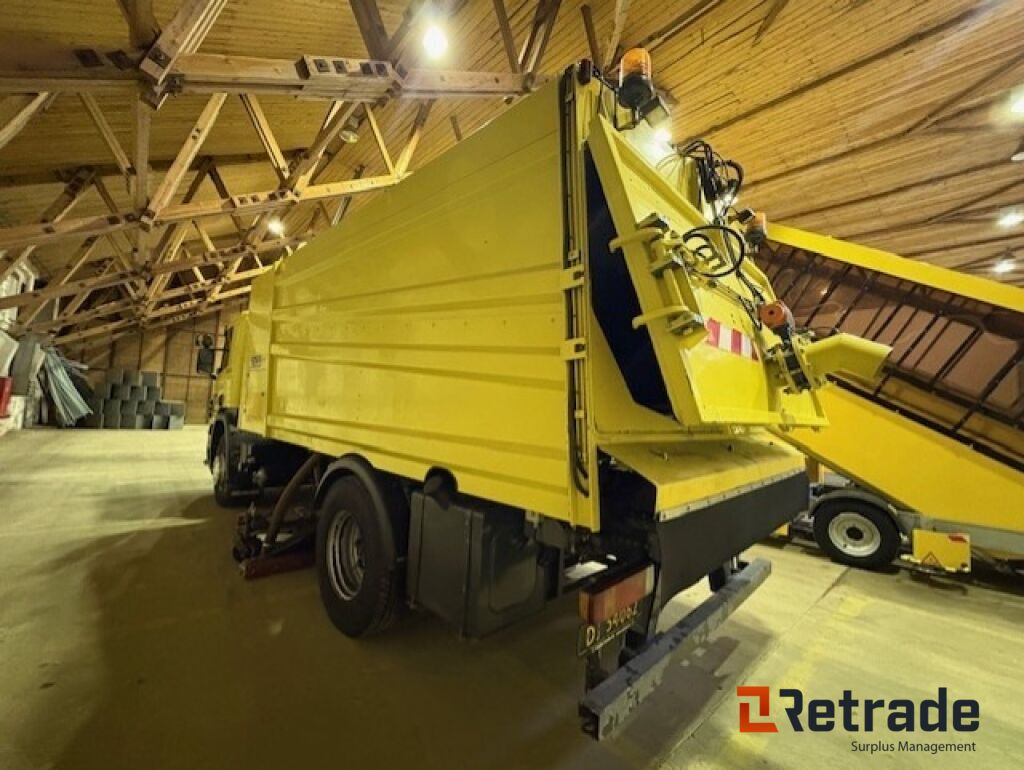 Glykol suger - Scania P310 med Bucher STKF 9500 på bygg! - Truk sampah: gambar 4 Glykol suger - Scania P310 med Bucher STKF 9500 på bygg! - Truk sampah: gambar 4