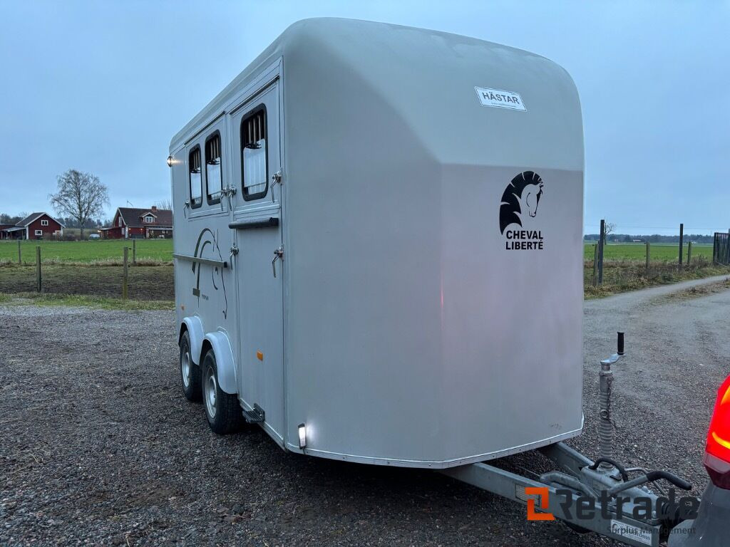 Hästtransport 3 hästars med Fronturlastning , combi ramp, stor sadelkammare - Trailer pengangkut kuda: gambar 5 Hästtransport 3 hästars med Fronturlastning , combi ramp, stor sadelkammare - Trailer pengangkut kuda: gambar 5