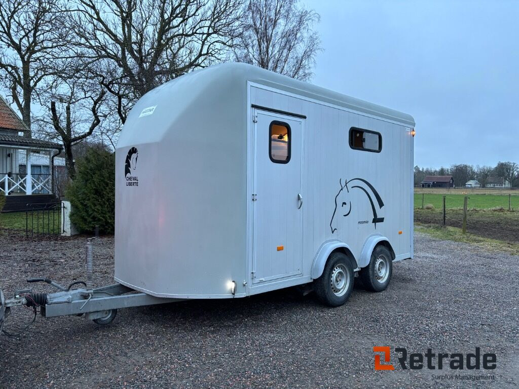 Hästtransport 3 hästars med Fronturlastning , combi ramp, stor sadelkammare - Trailer pengangkut kuda: gambar 4 Hästtransport 3 hästars med Fronturlastning , combi ramp, stor sadelkammare - Trailer pengangkut kuda: gambar 4