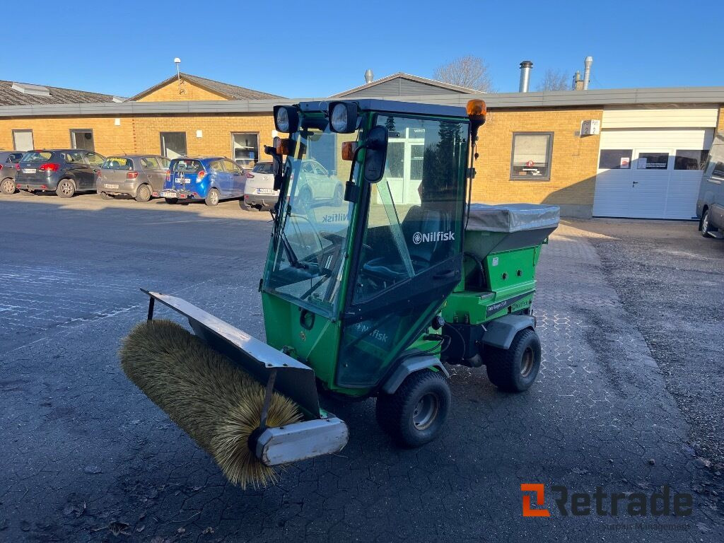 Plæne- og parkmaskiner EGHOLM 2150 Redskabsbærer - Kendaraan Kota/ Khusus: gambar 1 Plæne- og parkmaskiner EGHOLM 2150 Redskabsbærer - Kendaraan Kota/ Khusus: gambar 1