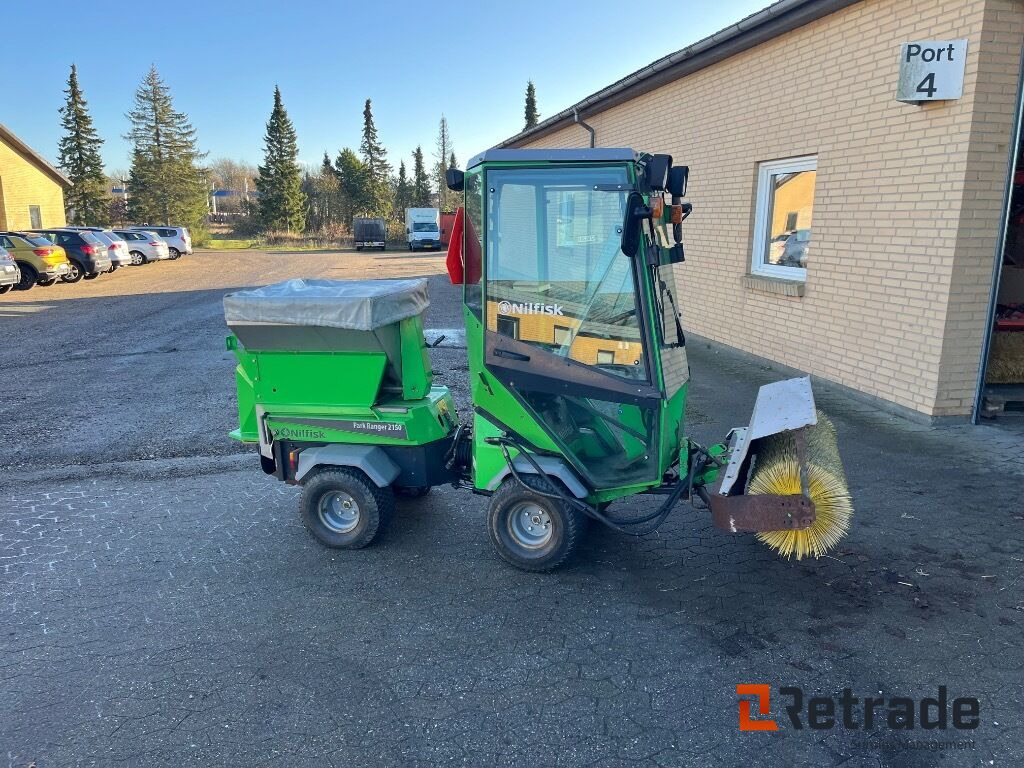 Plæne- og parkmaskiner EGHOLM 2150 Redskabsbærer - Kendaraan Kota/ Khusus: gambar 3 Plæne- og parkmaskiner EGHOLM 2150 Redskabsbærer - Kendaraan Kota/ Khusus: gambar 3