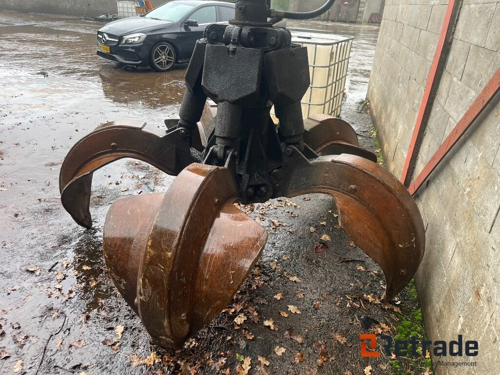 Knusnings- og sorteringsudstyr FUCHS MHL 320 - Skrot sorteringskran - Mesin pengisi: gambar 4 Knusnings- og sorteringsudstyr FUCHS MHL 320 - Skrot sorteringskran - Mesin pengisi: gambar 4