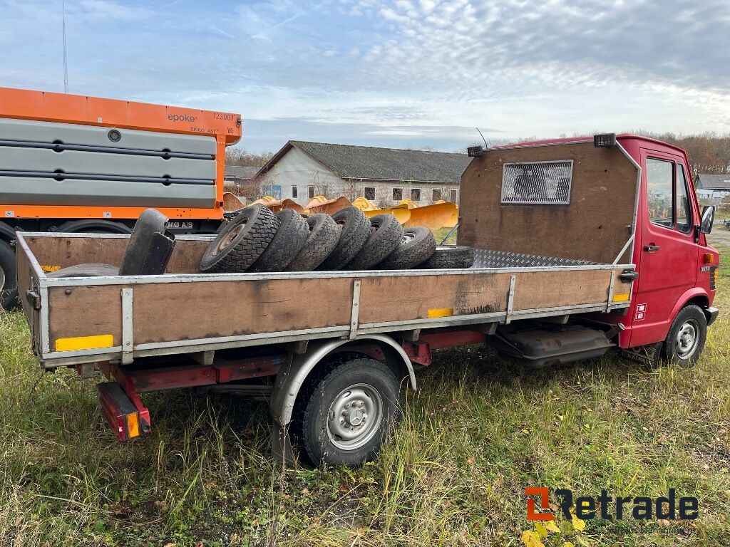 MERCEDES-BENZ 30/35 Ladvogn. - Truk flatbed: gambar 3 MERCEDES-BENZ 30/35 Ladvogn. - Truk flatbed: gambar 3