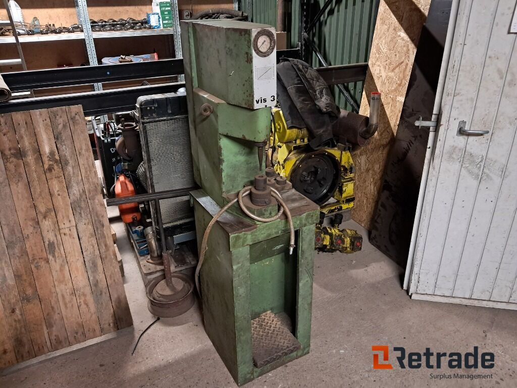 Nittemaskine Pmd Piccinotti Vis 3 M. diverse matricer - Mesin industri: gambar 2 Nittemaskine Pmd Piccinotti Vis 3 M. diverse matricer - Mesin industri: gambar 2