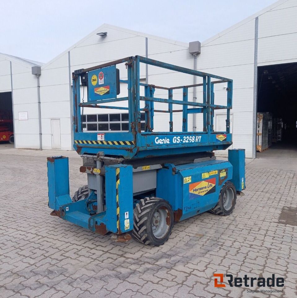 Lift Genie - GS 3268 RT - Peralatan konstruksi: gambar 1 Lift Genie - GS 3268 RT - Peralatan konstruksi: gambar 1