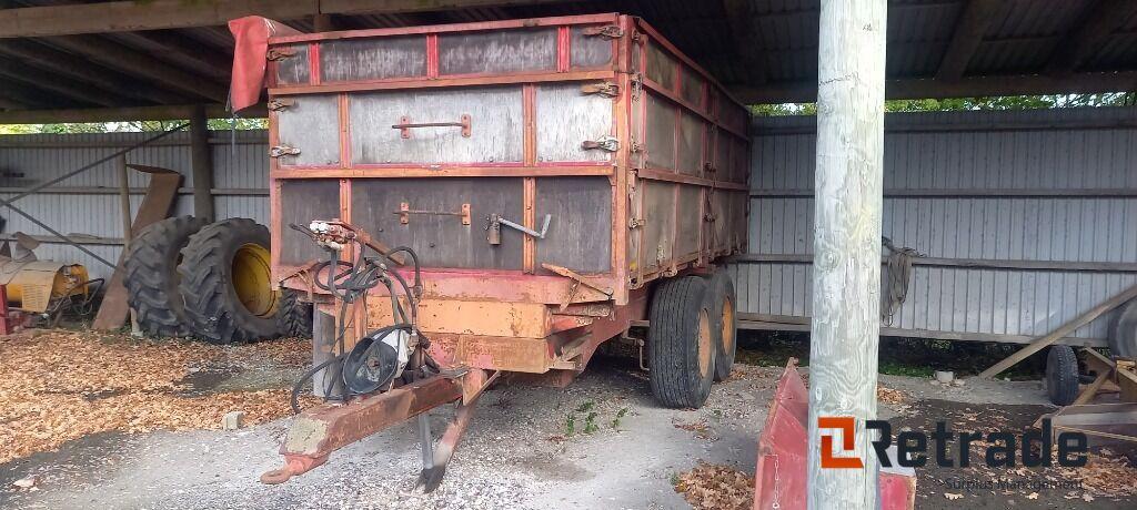 Peralatan pertanian Alsidig Varia 12T. Højtipvogn: gambar 1