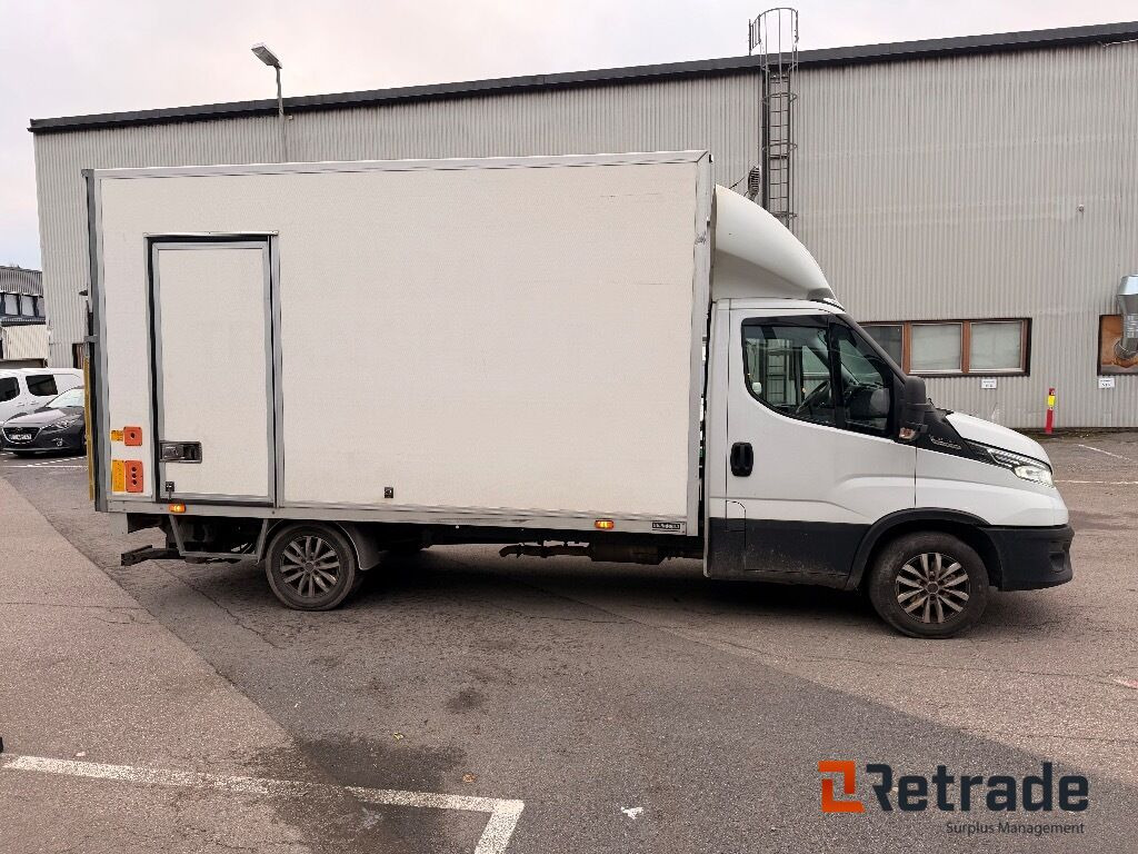 Skapbil IVECO 35S16 (parkert i Oslo) - Van box: gambar 4 Skapbil IVECO 35S16 (parkert i Oslo) - Van box: gambar 4