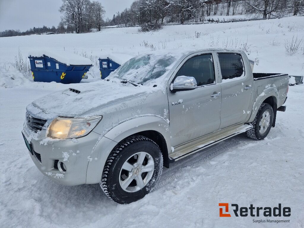 TOYOTA Hilux 4WD pickup Med NAF test - Mobil: gambar 1 TOYOTA Hilux 4WD pickup Med NAF test - Mobil: gambar 1