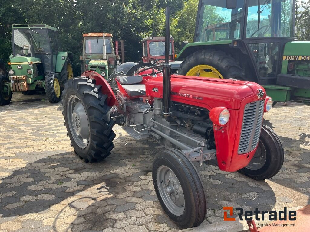 Traktor Massey Ferguson 35 - Traktor: gambar 3 Traktor Massey Ferguson 35 - Traktor: gambar 3