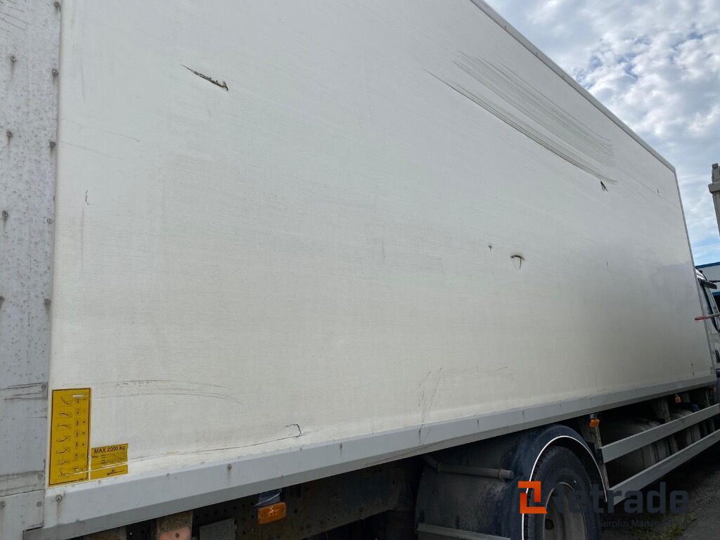 VOLVO FE-280 - Truk berpendingin: gambar 4 VOLVO FE-280 - Truk berpendingin: gambar 4