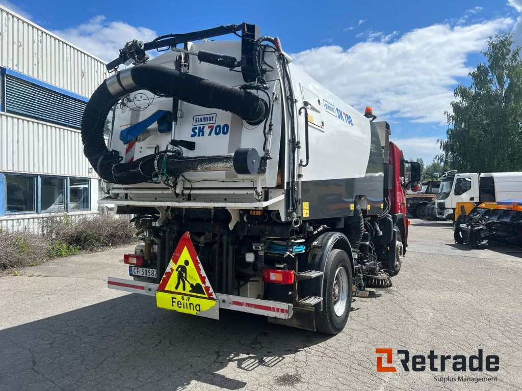 Volvo FE 300 Feiebil / Kombibil med Tipp og Brøyteoppsett - Penyapu jalan: gambar 4 Volvo FE 300 Feiebil / Kombibil med Tipp og Brøyteoppsett - Penyapu jalan: gambar 4