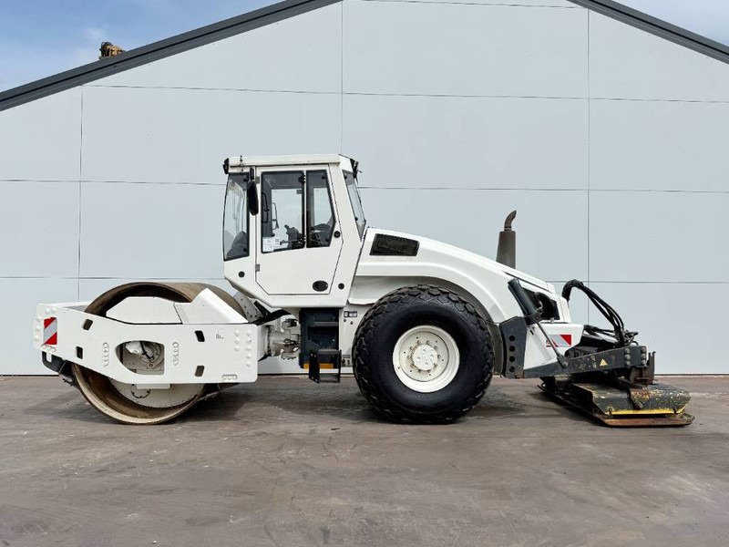 Bomag BW213DH-4 - Extra Vibrating Plate / EVIB/BVC - Roller: gambar 1 Bomag BW213DH-4 - Extra Vibrating Plate / EVIB/BVC - Roller: gambar 1