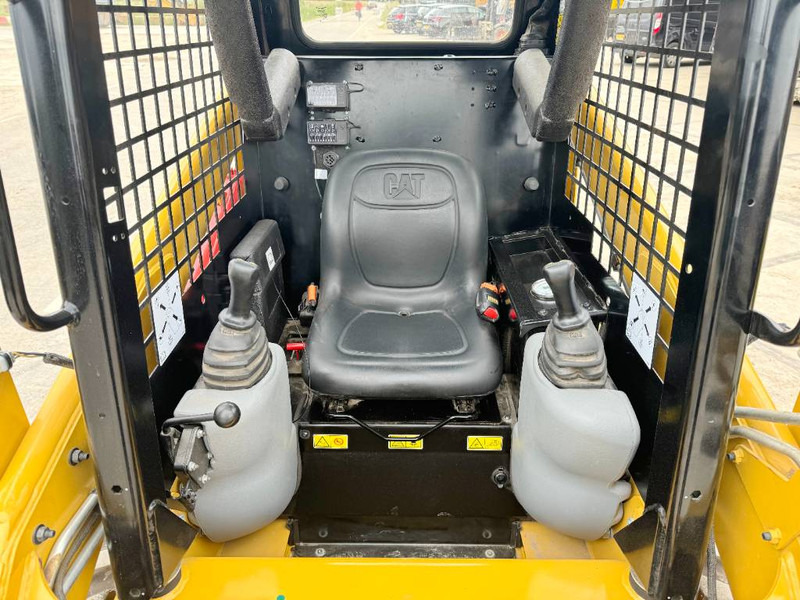 Skid steer baru Cat 216B3 - New / Unused / Extra Hydraulic: gambar 7