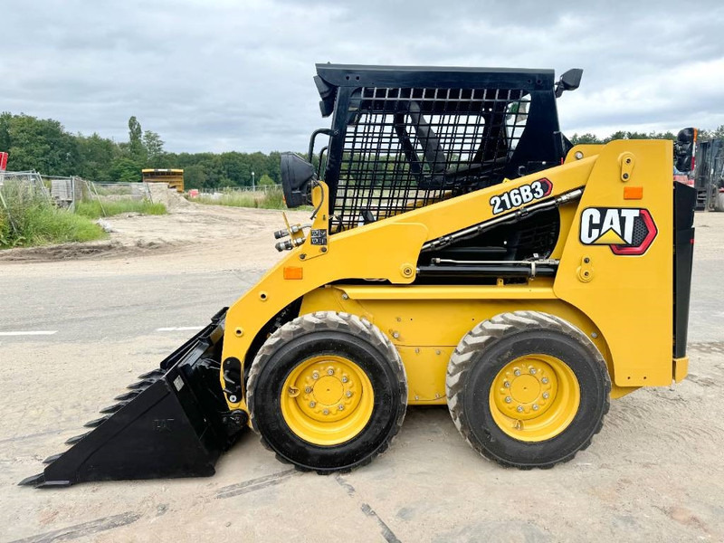 Cat 216B3 - New / Unused / Extra Hydraulic - Skid steer: gambar 2 Cat 216B3 - New / Unused / Extra Hydraulic - Skid steer: gambar 2