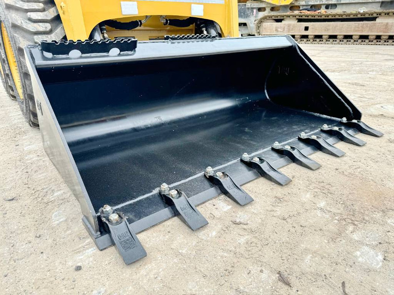 Skid steer baru Cat 216B3 - New / Unused / Extra Hydraulic: gambar 12