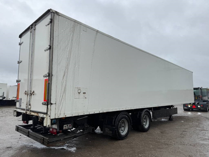 Fruehauf ONCRK 32-220 A - Taillift / Forced Steering - Semi-trailer kotak tertutup: gambar 4 Fruehauf ONCRK 32-220 A - Taillift / Forced Steering - Semi-trailer kotak tertutup: gambar 4