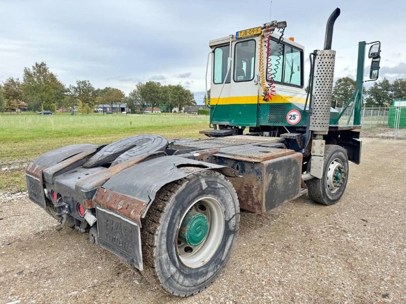Kalmar PT122 - Top Condition / Cummins Engine - Traktor terminal: gambar 5 Kalmar PT122 - Top Condition / Cummins Engine - Traktor terminal: gambar 5
