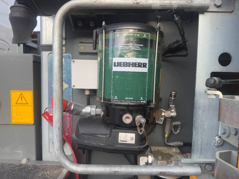Ekskavator perayap Liebherr R920LC Compact - German Machine / Only 1975 Hours!: gambar 20