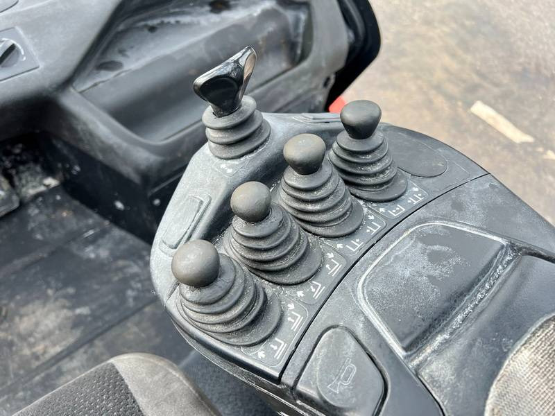 Forklift LPG Linde H70T-02 Side shift / Fork positioners: gambar 7