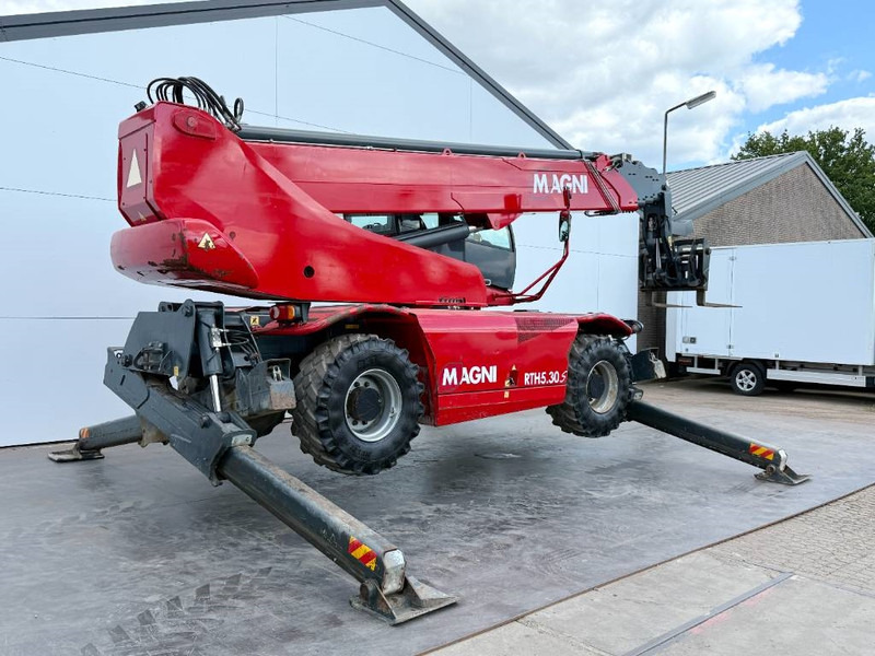 MAGNI RTH5.30 - Remote Control / 4x4x4 / Airco - Telehandler: gambar 5 MAGNI RTH5.30 - Remote Control / 4x4x4 / Airco - Telehandler: gambar 5
