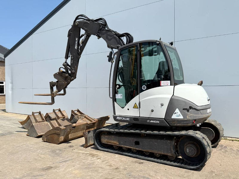 Mecalac 8MCR - 6 Attachments Included! Auto Greasing - Ekskavator mini: gambar 3 Mecalac 8MCR - 6 Attachments Included! Auto Greasing - Ekskavator mini: gambar 3