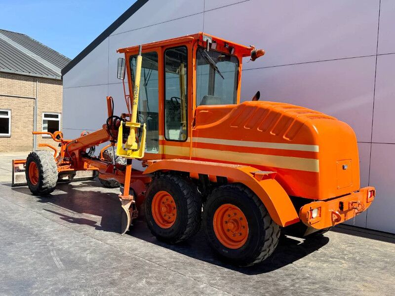 New Holland F106.6A - CE / German Machine / Only 8800 Hours - Grader: gambar 2 New Holland F106.6A - CE / German Machine / Only 8800 Hours - Grader: gambar 2
