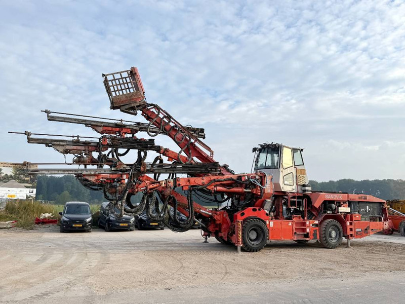 Sandvik DT1130-SC - 3x TB150 Drill Boom + Basket Boom - Anjungan pengeboran: gambar 1 Sandvik DT1130-SC - 3x TB150 Drill Boom + Basket Boom - Anjungan pengeboran: gambar 1
