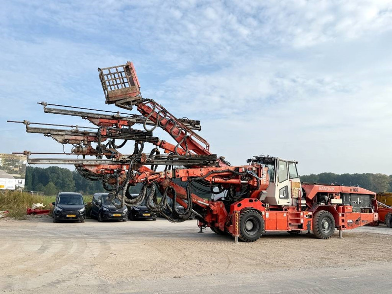 Sandvik DT1130-SC - 3x TB150 Drill Boom + Basket Boom - Anjungan pengeboran: gambar 2 Sandvik DT1130-SC - 3x TB150 Drill Boom + Basket Boom - Anjungan pengeboran: gambar 2