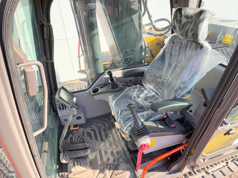 Ekskavator perayap Volvo EC220DB + Maxx 2000 Hammer - New / Unused / 2024: gambar 7