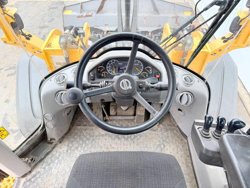 Wheel loader Volvo L120H - 3rd Function / Weight System: gambar 9