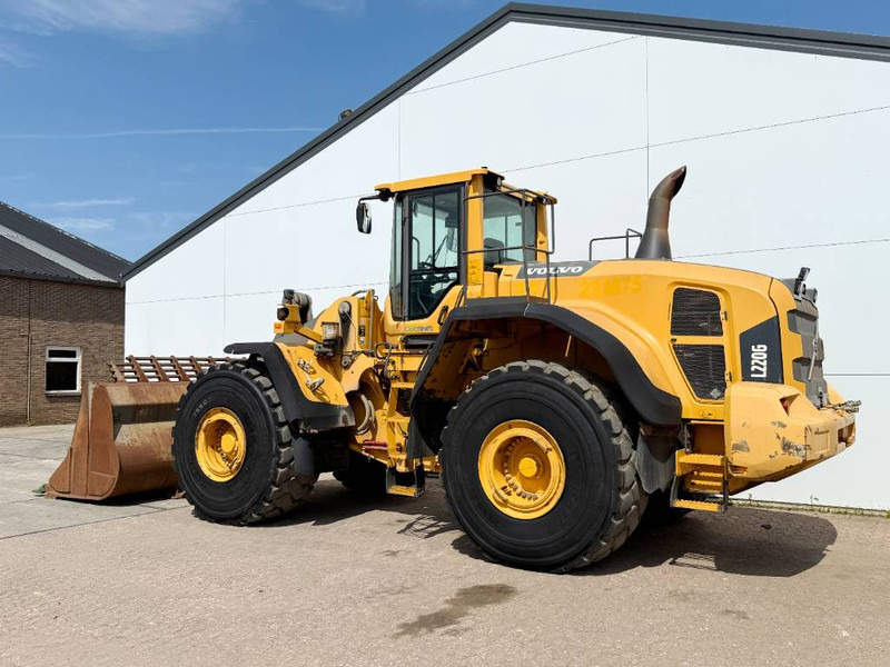 Volvo L220G - German Machine / 3rd Function / Auto Lube - Wheel loader: gambar 3 Volvo L220G - German Machine / 3rd Function / Auto Lube - Wheel loader: gambar 3