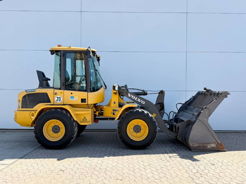 Wheel loader Volvo L30G - German Machine / 3rd Function: gambar 6