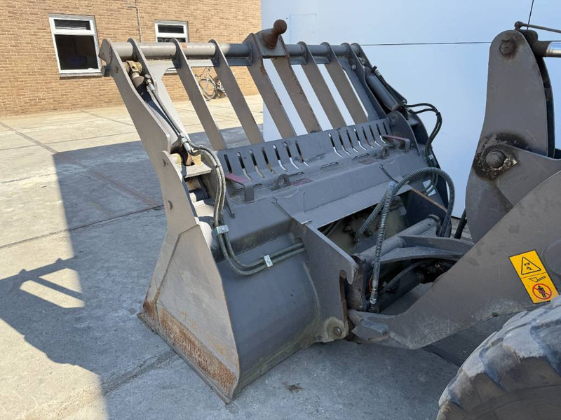 Wheel loader Volvo L30G - German Machine / 3rd Function: gambar 16