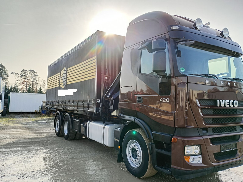 Iveco AS260S42Y/FS - Truk dengan terpal samping, Truk derek: gambar 3 Iveco AS260S42Y/FS - Truk dengan terpal samping, Truk derek: gambar 3