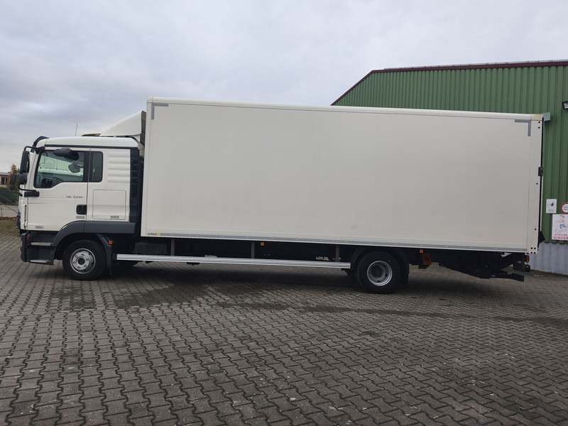 MAN TGL 12.250 Koffer Euro 6 4x2 LBW AHK (33) - Truk box: gambar 5 MAN TGL 12.250 Koffer Euro 6 4x2 LBW AHK (33) - Truk box: gambar 5