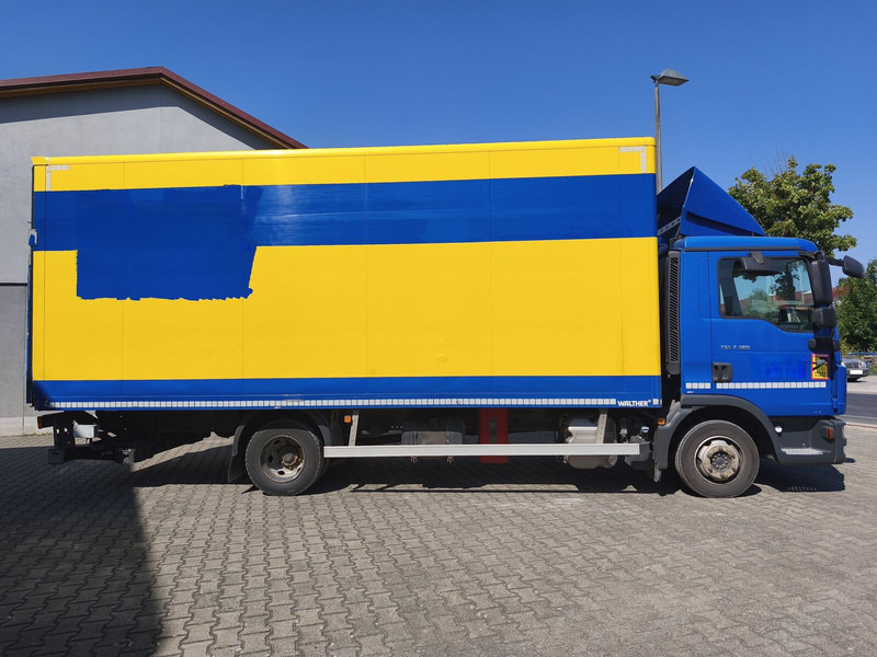 MAN TGL 7.180 8.180 - Truk box: gambar 4 MAN TGL 7.180 8.180 - Truk box: gambar 4