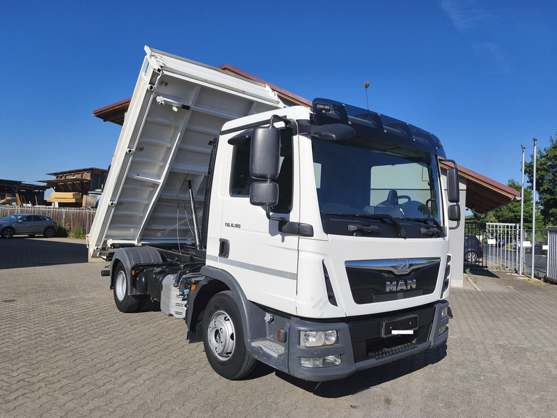 MAN TGL 8.180 Meiller Dreiseitenkipper 3-Sitzer 4x2 Euro 6 AHK (7) - Truk jungkit: gambar 1 MAN TGL 8.180 Meiller Dreiseitenkipper 3-Sitzer 4x2 Euro 6 AHK (7) - Truk jungkit: gambar 1