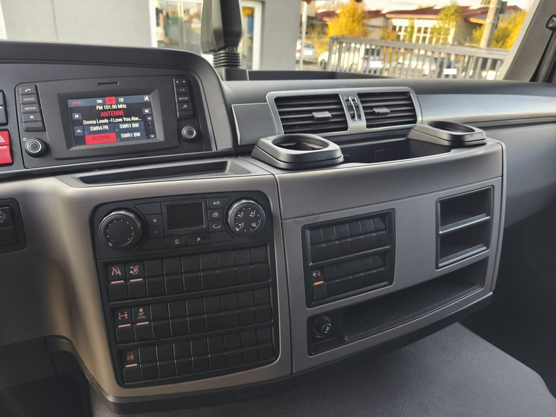 Truk box MAN TGL 8.190 Koffer gFH AHK LBW Euro 6 4x2 (11) TÜV NEU: gambar 20 Truk box MAN TGL 8.190 Koffer gFH AHK LBW Euro 6 4x2 (11) TÜV NEU: gambar 20