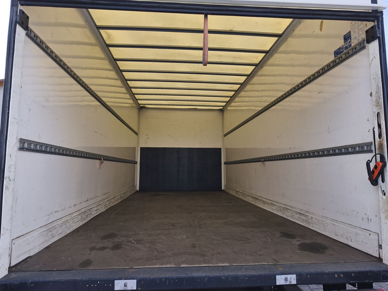 Truk box MAN TGL 8.190 Koffer gFH AHK LBW Euro 6 4x2 (11) TÜV NEU: gambar 12 Truk box MAN TGL 8.190 Koffer gFH AHK LBW Euro 6 4x2 (11) TÜV NEU: gambar 12