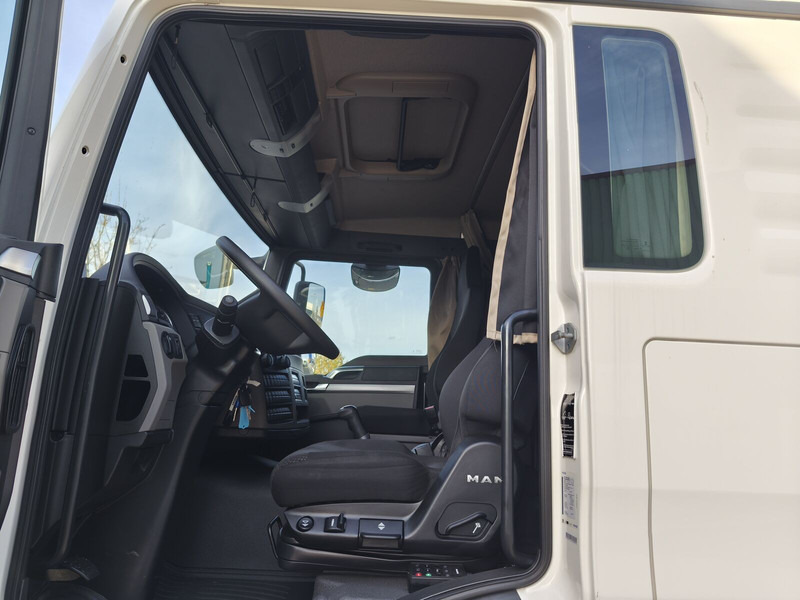 Truk box MAN TGL 8.190 Koffer gFH AHK LBW Euro 6 4x2 (11) TÜV NEU: gambar 18 Truk box MAN TGL 8.190 Koffer gFH AHK LBW Euro 6 4x2 (11) TÜV NEU: gambar 18